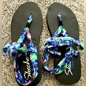 Sketchers Yoga Foam NEW Sandals Size 9